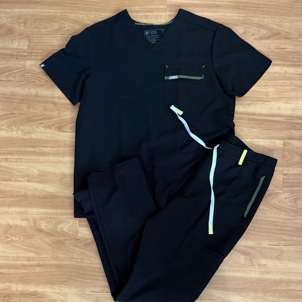 Figs Black Scrub Set